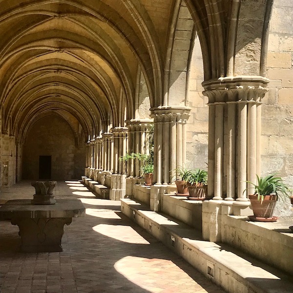 cloitre de l'abbaye royale de Royaumont. Près de paris