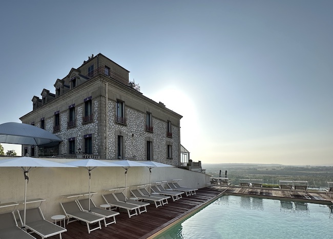 Domaine de la Corniche à Rolleboise. Vue Seine. Hotel 4 étoiles en Terres de Seine