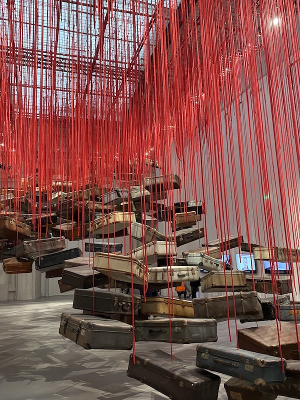 Chiharu Shiota - Grand Palais -The Soul Trembles. Paris